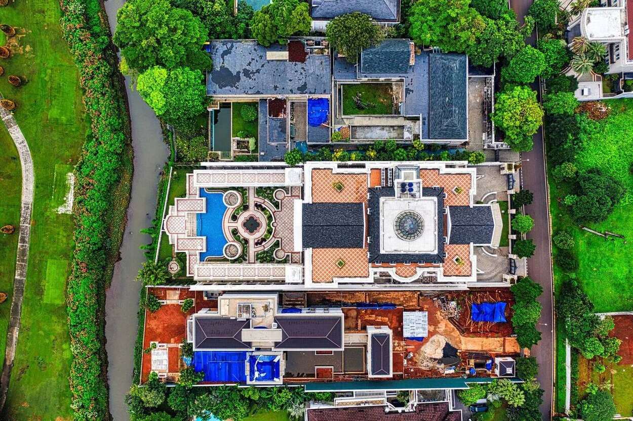 Important Lessons Can Be Learned From Billionaire Real Estate Investors - Sonoma Real Estate